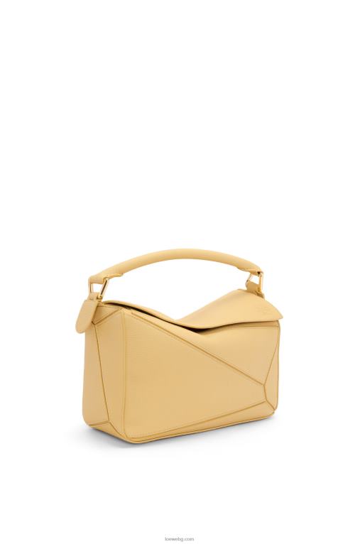 Loewe малка чанта за пъзел от мека зърнеста телешка кожа F84B8393 Жени тъмно масло
