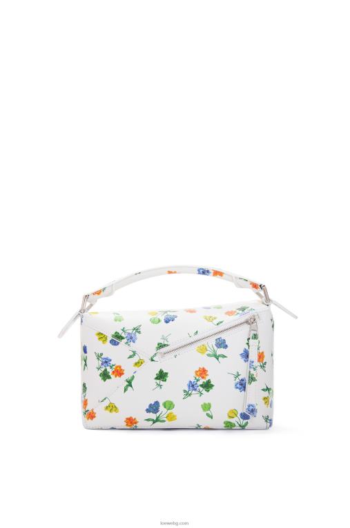 Loewe малка чанта с пъзел на цветя от сатенена телешка кожа F84B8394 Жени бяло/многоцветно