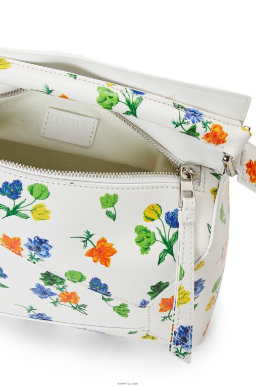 Loewe малка чанта с пъзел на цветя от сатенена телешка кожа F84B8394 Жени бяло/многоцветно
