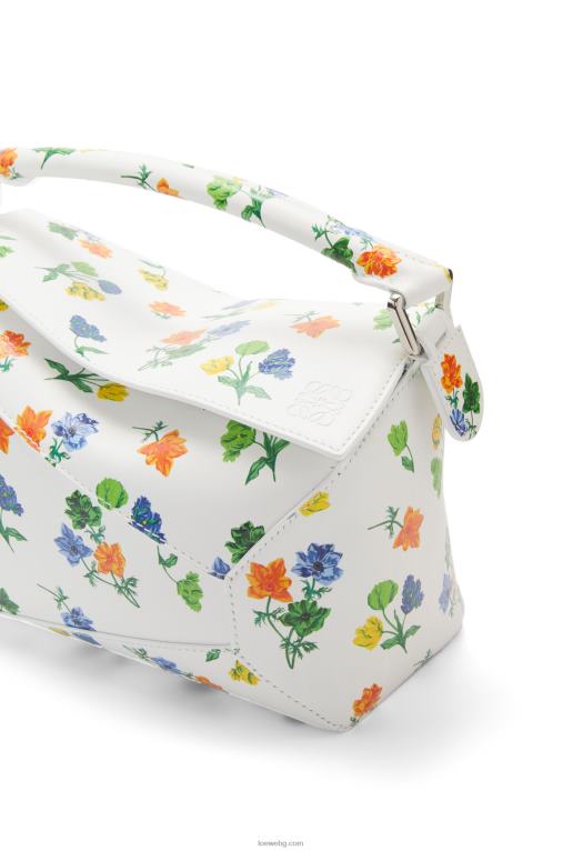 Loewe малка чанта с пъзел на цветя от сатенена телешка кожа F84B8394 Жени бяло/многоцветно