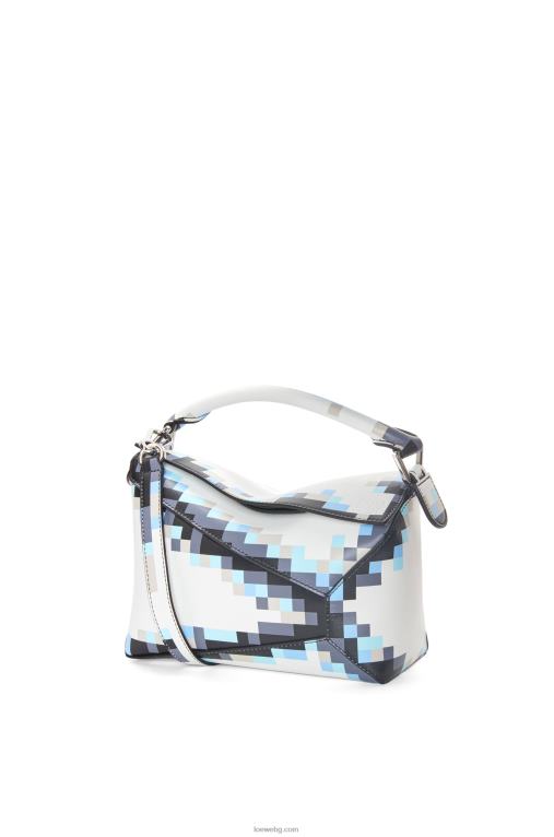Loewe малка пикселизирана чанта от сатенирана телешка кожа F84B8395 Жени бяло