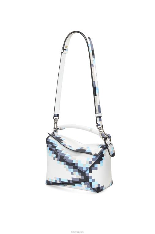 Loewe малка пикселизирана чанта от сатенирана телешка кожа F84B8395 Жени бяло
