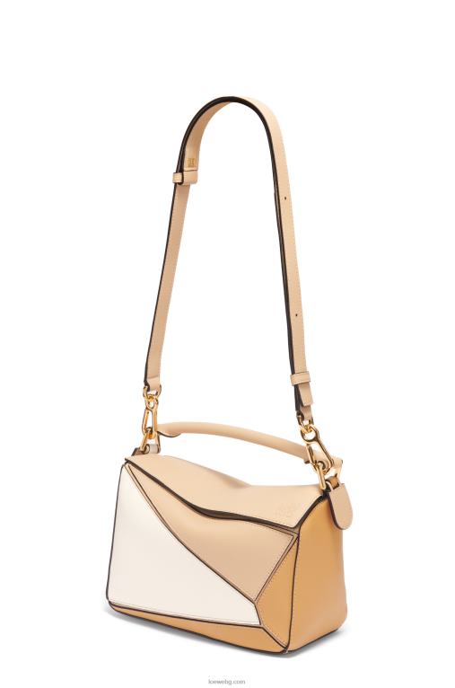 Loewe малка чанта за пъзел от класическа телешка кожа F84B8396 Жени прашно бежово/меко бяло