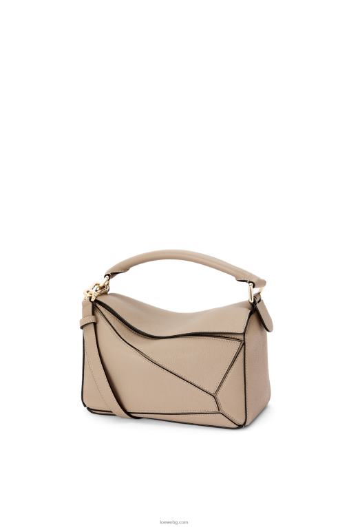 Loewe малка чанта за пъзел от мека зърнеста телешка кожа F84B8397 Жени пясък