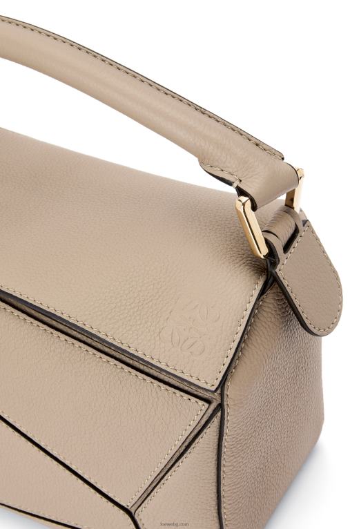 Loewe малка чанта за пъзел от мека зърнеста телешка кожа F84B8397 Жени пясък