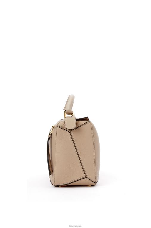 Loewe чанта за пъзел от мека зърнеста телешка кожа F84B8409 Жени пясък