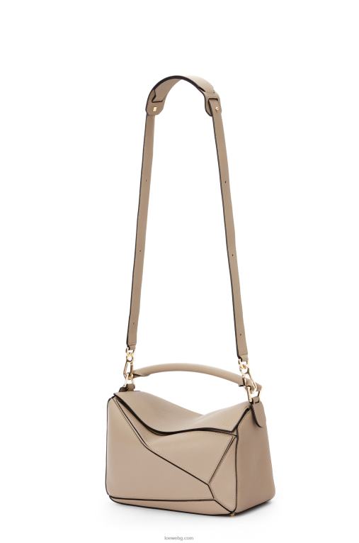 Loewe чанта за пъзел от мека зърнеста телешка кожа F84B8409 Жени пясък