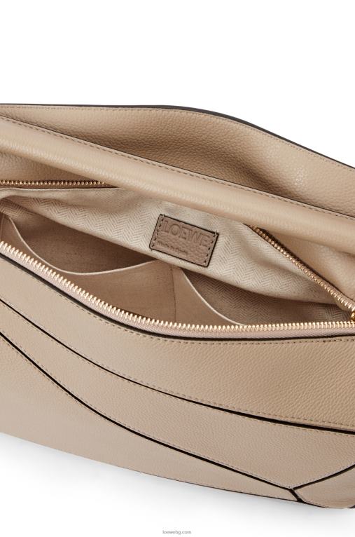 Loewe чанта за пъзел от мека зърнеста телешка кожа F84B8409 Жени пясък