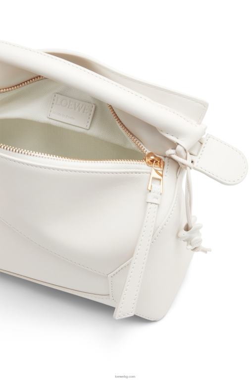 Loewe малка чанта тип пъзел от сатенена телешка кожа F84B8435 Жени бяла глазура