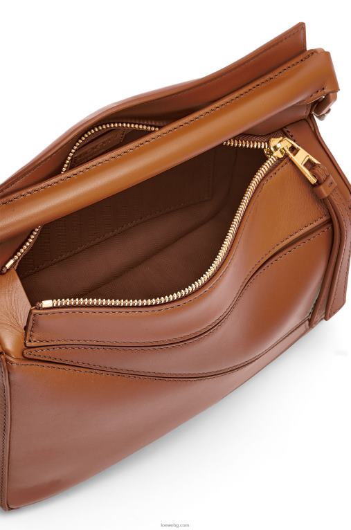 Loewe малка чанта за пъзел от сатенена телешка кожа F84B8470 Жени пекан