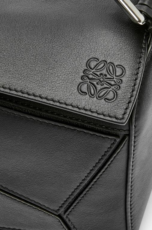 Loewe малка чанта за пъзел от класическа телешка кожа F84B8478 Жени черен