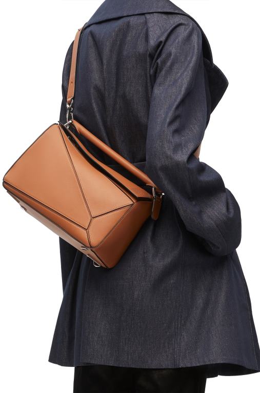 Loewe чанта за пъзел от класическа телешка кожа F84B8487 Жени тен