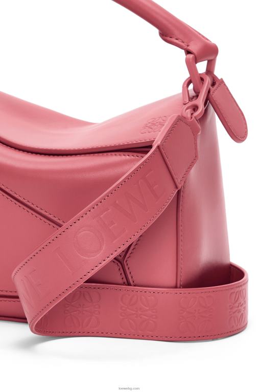 Loewe малка чанта за пъзел от сатенена телешка кожа F84B8490 Жени роза