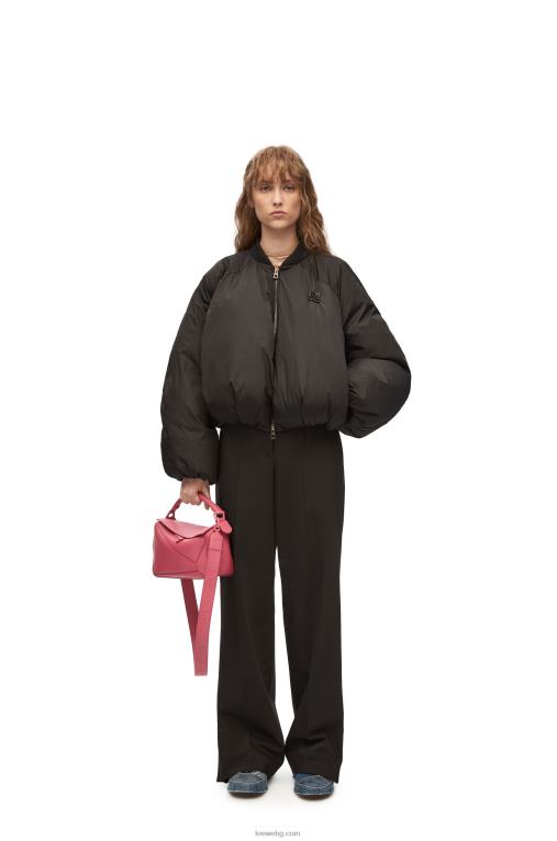 Loewe малка чанта за пъзел от сатенена телешка кожа F84B8490 Жени роза