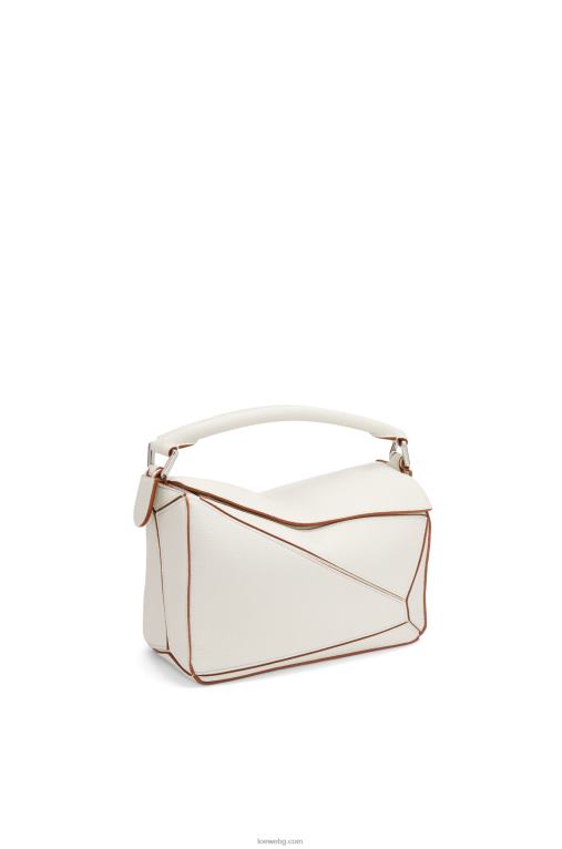 Loewe малка чанта за пъзел от мека зърнеста телешка кожа F84B8505 Жени меко бяло