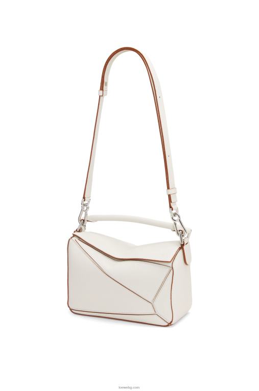 Loewe малка чанта за пъзел от мека зърнеста телешка кожа F84B8505 Жени меко бяло
