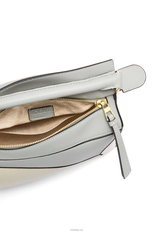 Loewe малка чанта за пъзел от класическа телешка кожа F84B8516 Жени пепеляво сиво/мраморно зелено