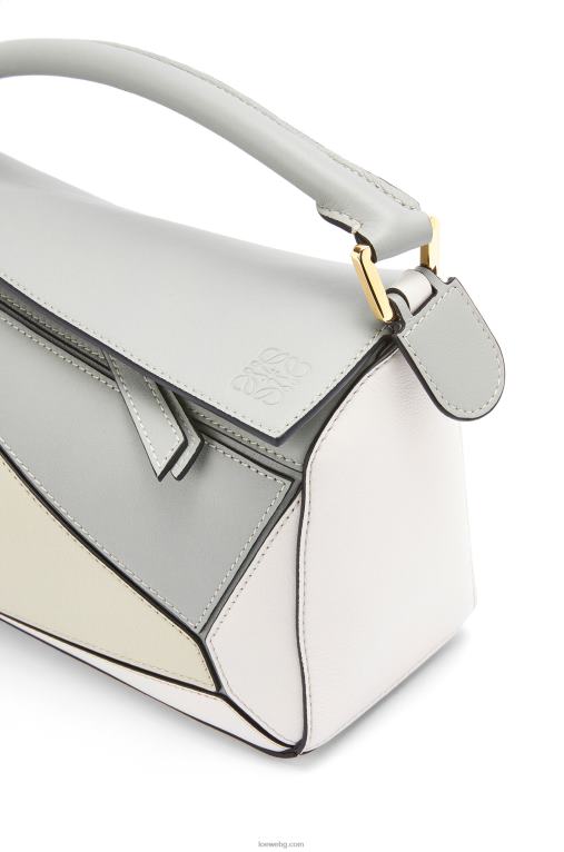 Loewe малка чанта за пъзел от класическа телешка кожа F84B8516 Жени пепеляво сиво/мраморно зелено