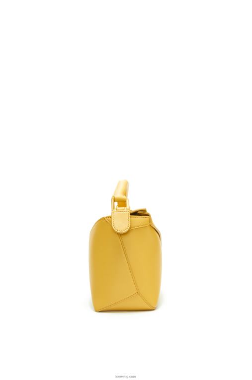 Loewe малка чанта тип пъзел от сатенена телешка кожа F84B8530 Жени бледожълта глазура
