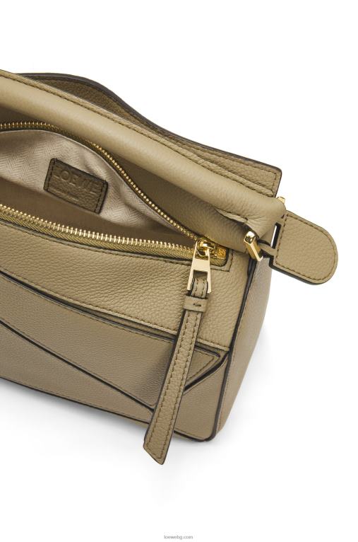 Loewe малка чанта за пъзел от мека зърнеста телешка кожа F84B8535 Жени зелен артишок