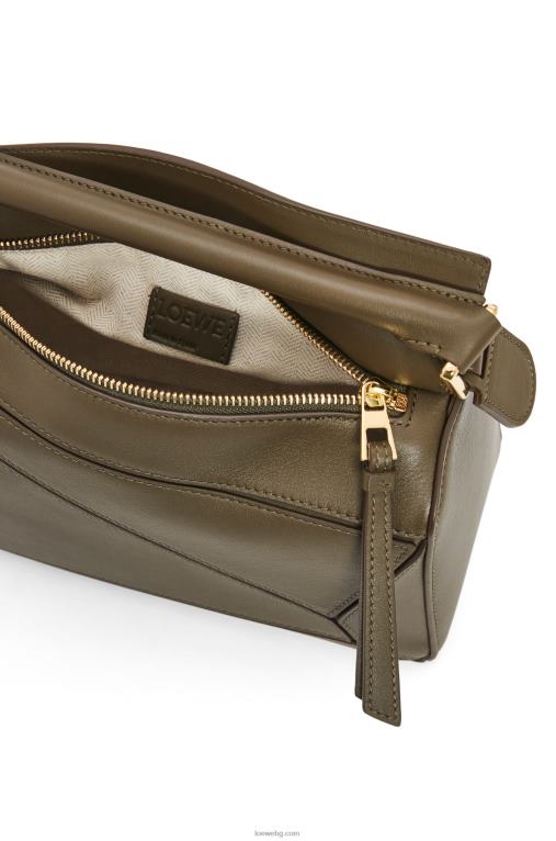 Loewe малка чанта за пъзел от класическа телешка кожа F84B8542 Жени тъмно каки зелено