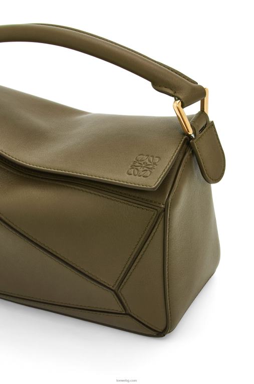 Loewe малка чанта за пъзел от класическа телешка кожа F84B8542 Жени тъмно каки зелено