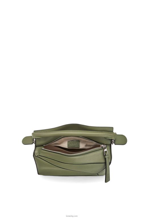 Loewe малка чанта за пъзел от класическа телешка кожа F84B8545 Жени авокадо зелено