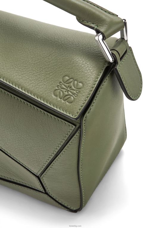 Loewe малка чанта за пъзел от класическа телешка кожа F84B8545 Жени авокадо зелено