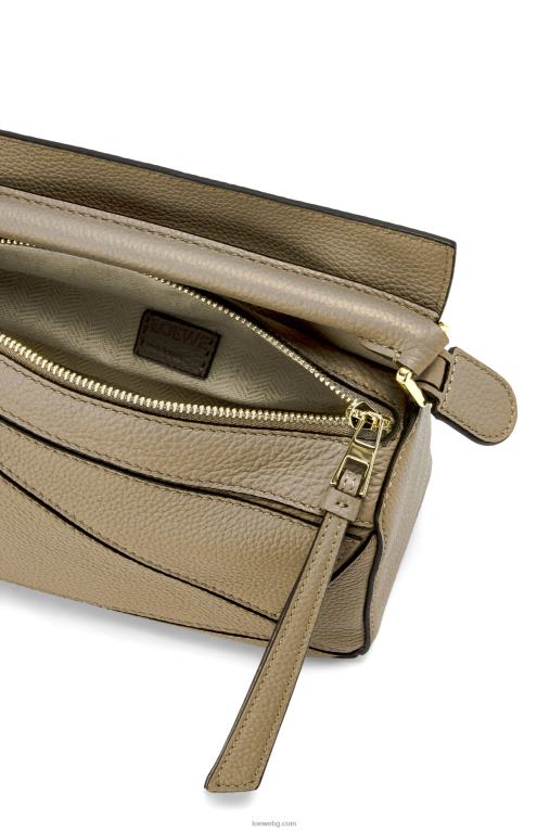 Loewe мини чанта за пъзел от мека зърнеста телешка кожа F84B8560 Жени зелен артишок