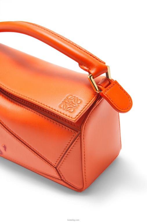Loewe calcifer мини чанта за пъзел от сатенена телешка кожа F84B8261 Жени оранжево
