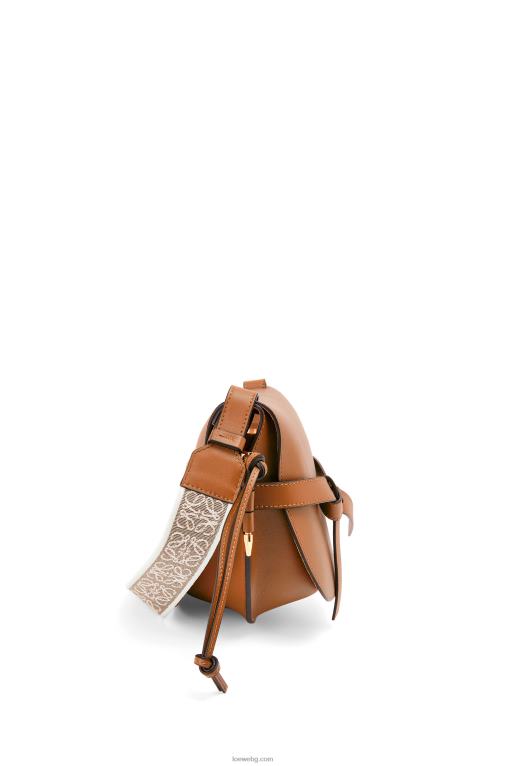 Loewe малка портална чанта от мека телешка кожа и жакард F84B8254 Жени тен