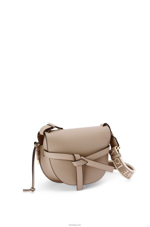 Loewe малка портална чанта от мека телешка кожа и жакард F84B8255 Жени пясък