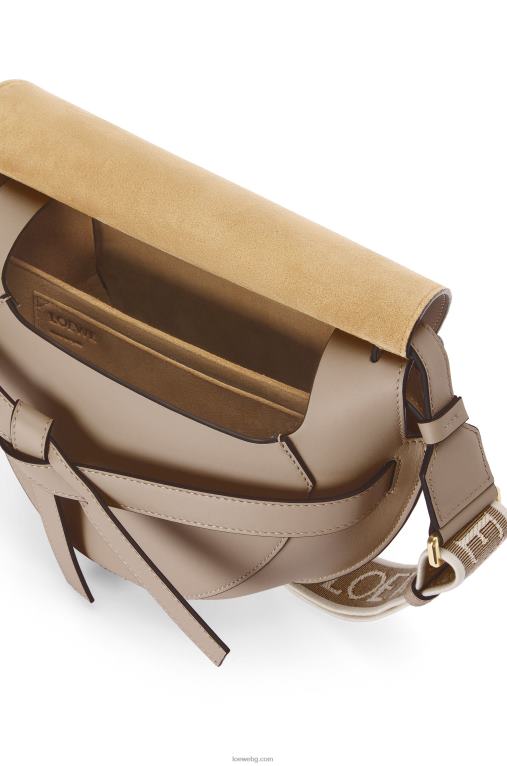 Loewe малка портална чанта от мека телешка кожа и жакард F84B8255 Жени пясък