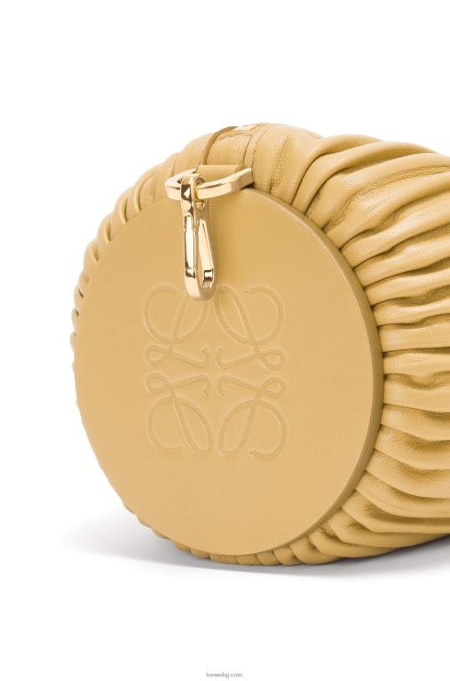 Loewe торбичка за гривна от плисирана напа F84B8375 Жени тъмно масло
