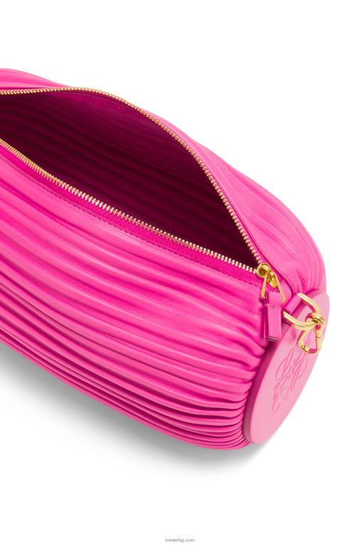 Loewe торбичка за гривна от плисирана напа F84B8400 Жени фуксия