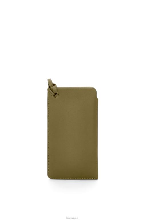 Loewe чанта с примки от класическа телешка кожа F84B8595 Жени маслина