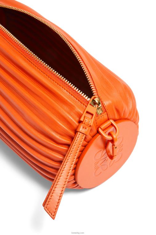Loewe торбичка за гривна от плисирана напа F84B8600 Жени оранжево