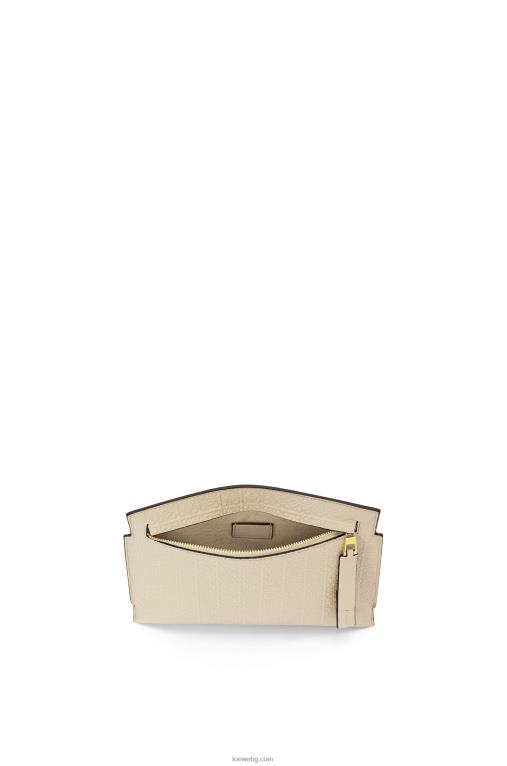 Loewe мини торбичка с повторение от релефна копринена телешка кожа F84B8611 Жени лек овес