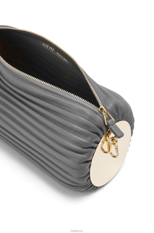 Loewe калъф за гривна от телешка кожа напа и месинг F84B8622 Жени асфалтово сиво