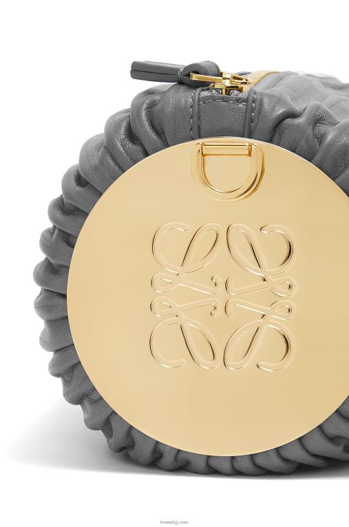 Loewe калъф за гривна от телешка кожа напа и месинг F84B8622 Жени асфалтово сиво