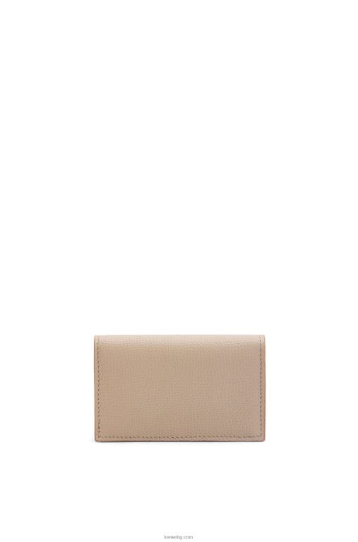 Loewe визитник с анаграма от телешка кожа с камъче F84B81351 Жени пясък