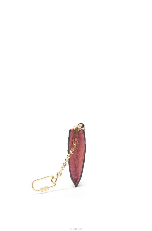 Loewe квадратен картодържател от мека зърнеста телешка кожа с верижка F84B81379 Жени роза/шоколад