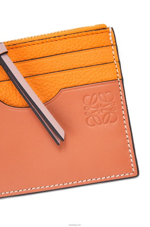 Loewe квадратен картодържател от мека зърнеста телешка кожа с верижка F84B81380 Жени мандаринов/коралов риф