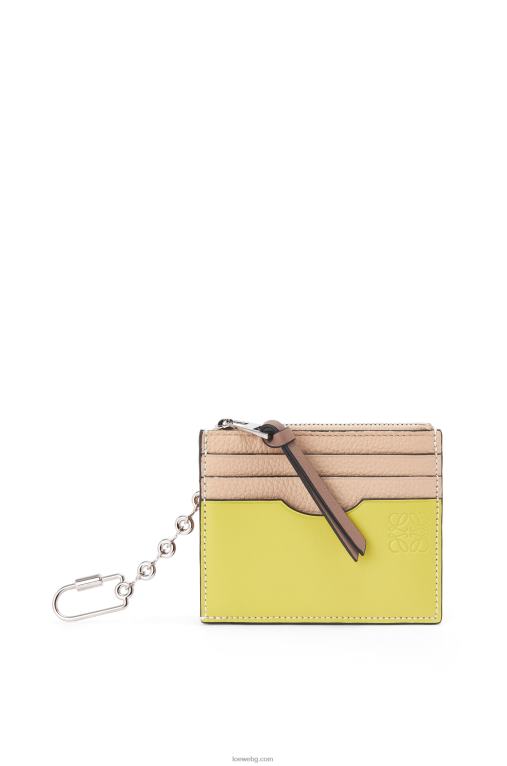 Loewe квадратен картодържател от мека зърнеста телешка кожа с верижка F84B81381 Жени гол/цитронела