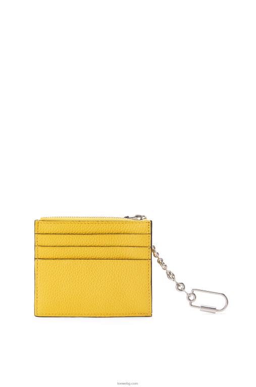 Loewe квадратен картодържател от мека зърнеста телешка кожа с верижка F84B81383 Жени жълто/глинесто зелено