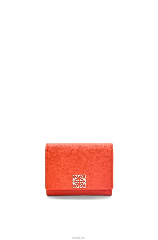 Loewe анаграм троен портфейл от зърнеста телешка кожа F84B81204 Жени изгрев оранжево