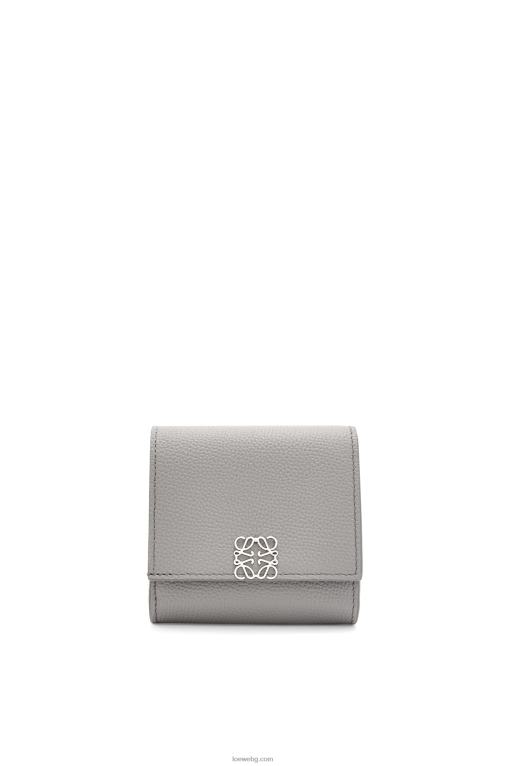 Loewe анаграм компактен портфейл с капак от телешка кожа с камъчета F84B81207 Жени перлено сиво