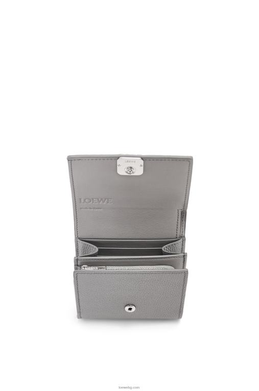 Loewe анаграм компактен портфейл с капак от телешка кожа с камъчета F84B81207 Жени перлено сиво