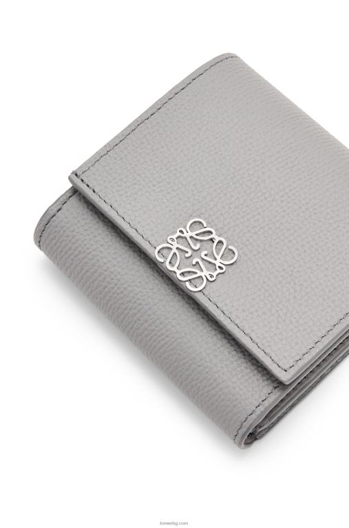 Loewe анаграм компактен портфейл с капак от телешка кожа с камъчета F84B81207 Жени перлено сиво