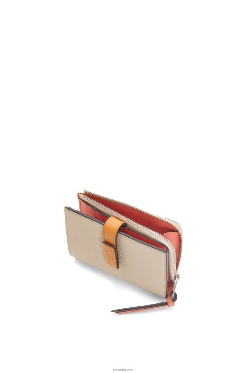 Loewe тънък двоен портфейл с цип от мека зърнеста телешка кожа F84B81220 Жени лек овес/мед